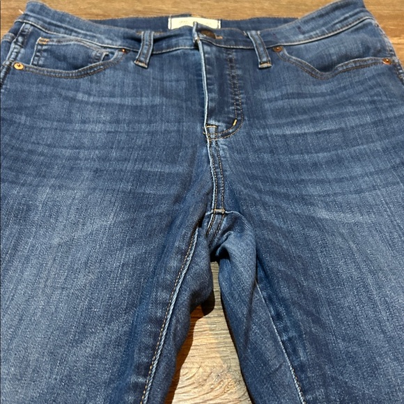 Madewell 10” High Rise Skinny Jeans - Picture 4 of 10